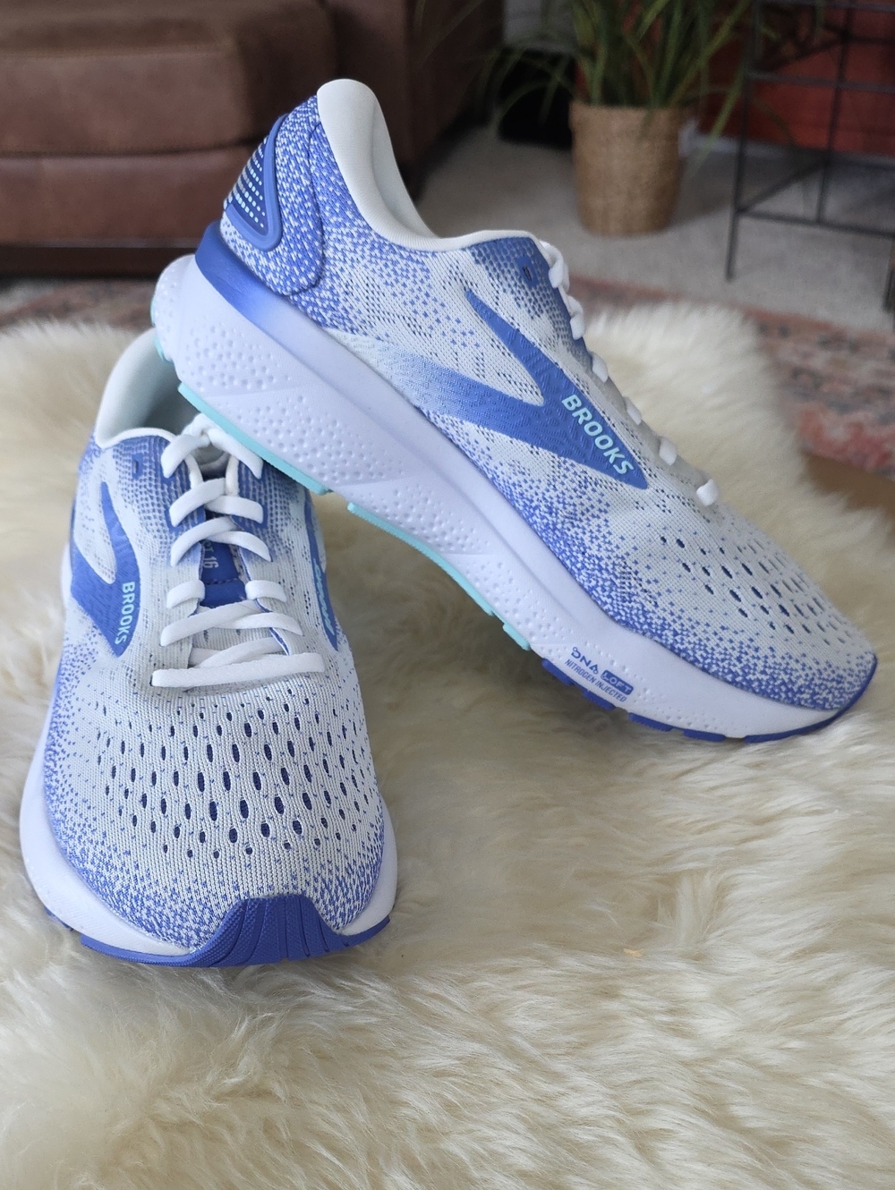 Gorgeous NWOT Brooks Ghost 16 Neutral Running Shoes Women's Size 8.5 ๐๐โโ๏ธ๐๐ค - Picture 1 of 16